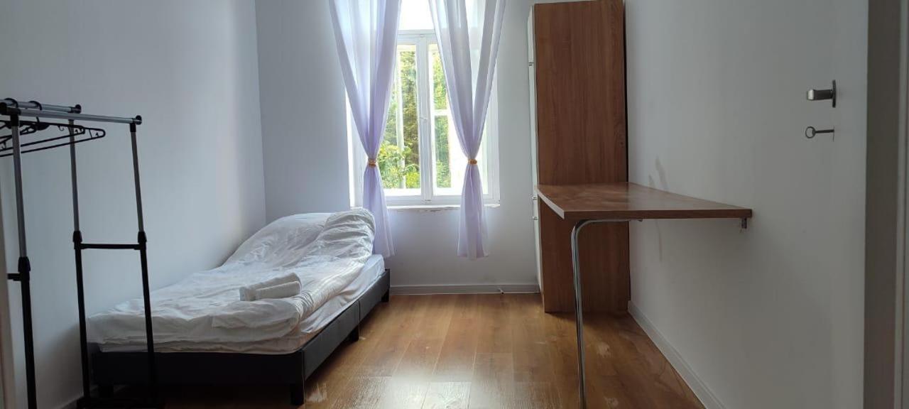Volkshaus Hbf Wg & Serviced Apartments 치타우 외부 사진