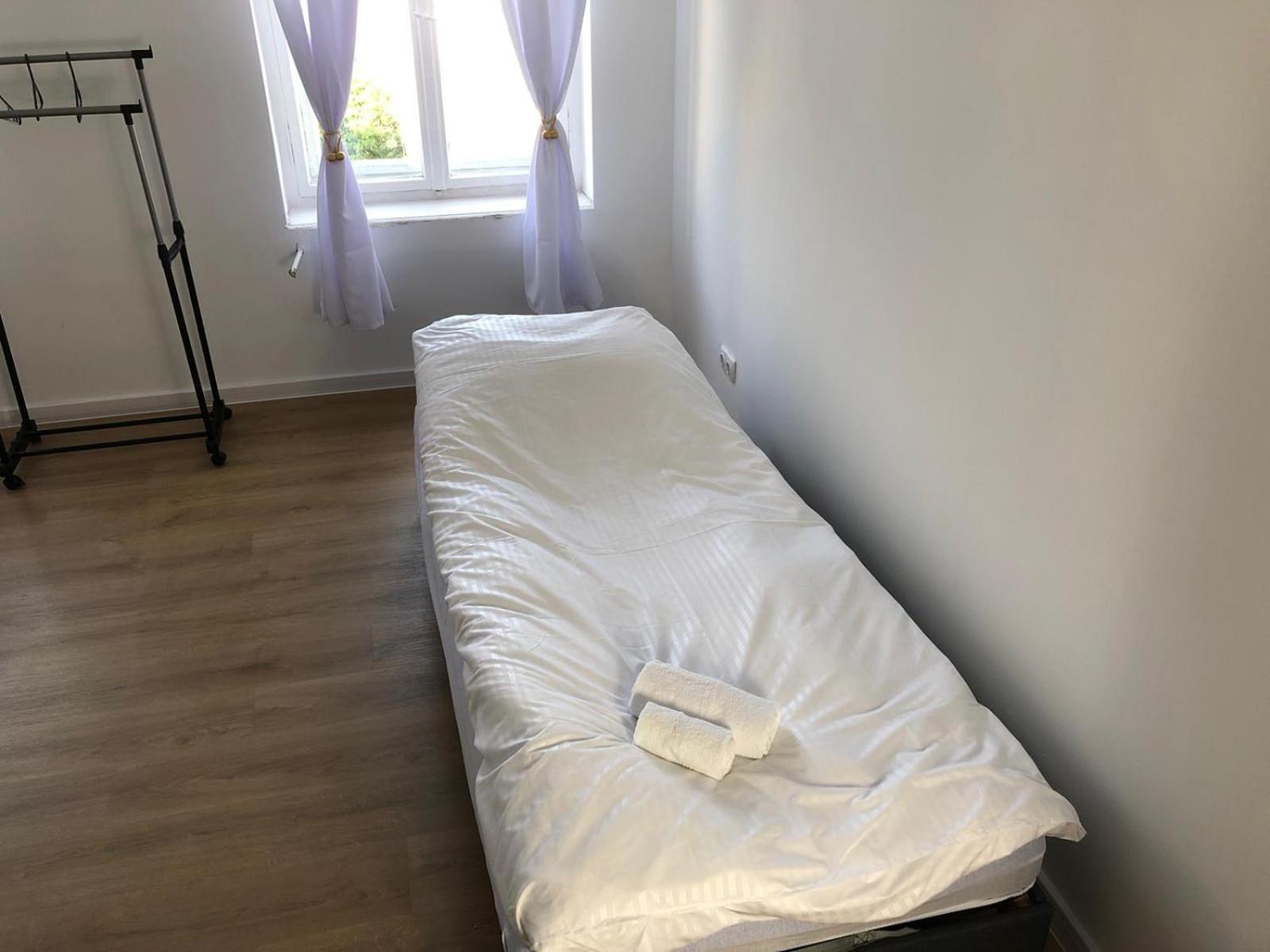 Volkshaus Hbf Wg & Serviced Apartments 치타우 외부 사진