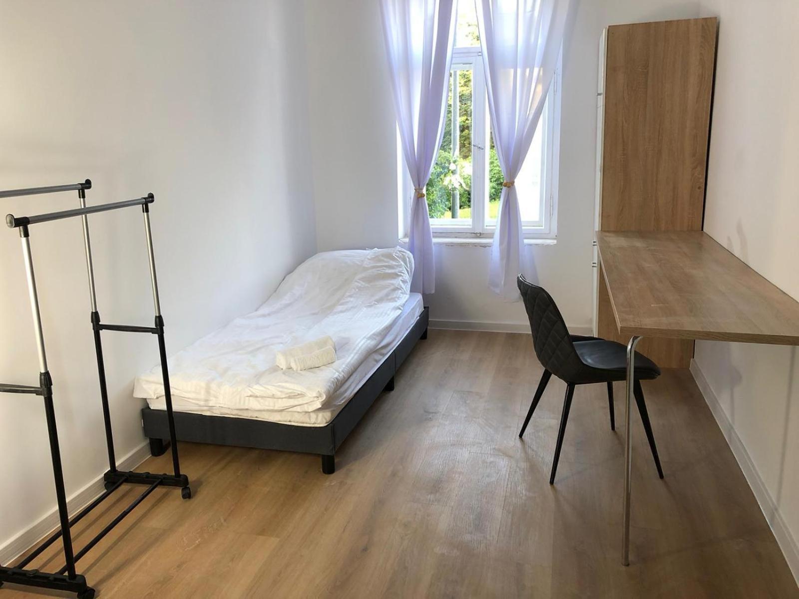 Volkshaus Hbf Wg & Serviced Apartments 치타우 외부 사진